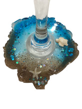 Beachy Wine Glass with Built-In Coaster - Blue w/ Turtle & Starfish