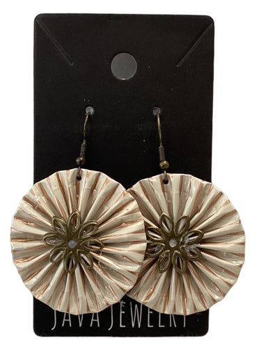 Cream/Gold Round Earrings