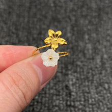 Double Flower Ring - 18k Gold Adjustable